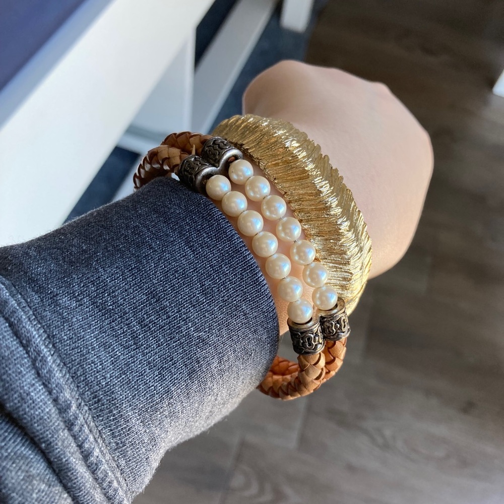 Lot Of 2 Vintage Signed Monet Faux Pearl And Gold Tone Feather Bangle Bracelets